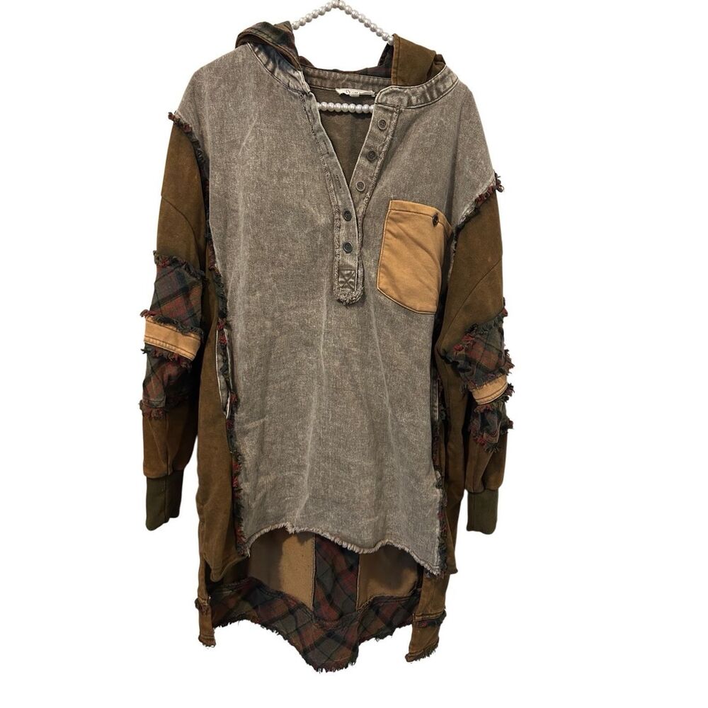 OLI & HALI  S/ M PATCHED MIXED MEDIA OVERSIZED COTTON LONG SLEEVE TOP raw hem bo